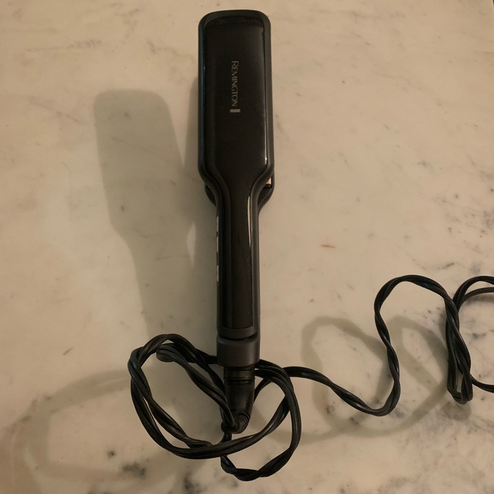 2 inch Remington flat iron (barely used)